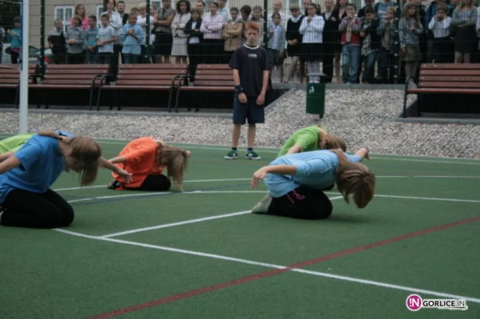 Otwarcie boiska szkolnego w Bieczu - zdjęcie 19