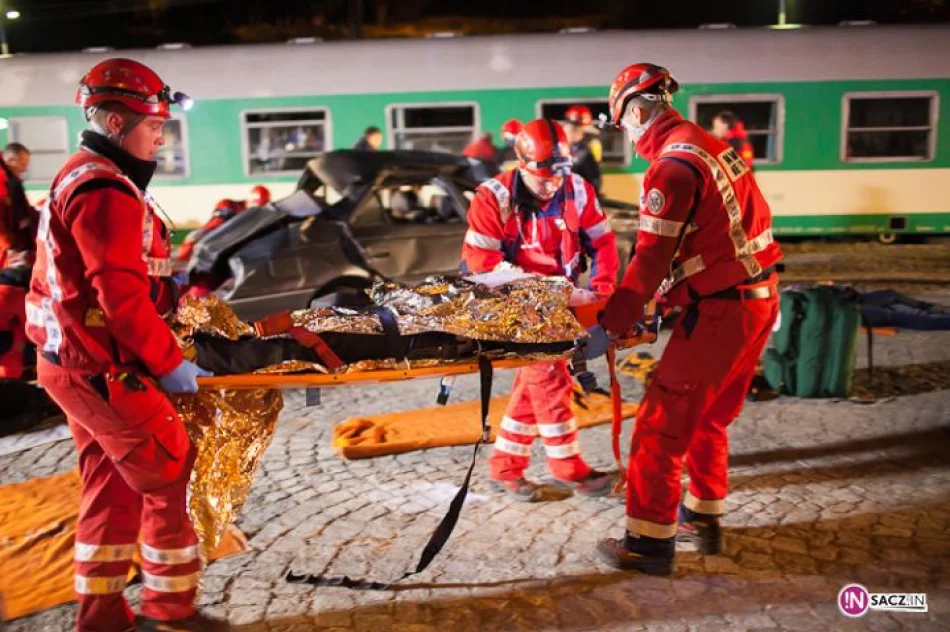 Zderzenie pociągu z samochodem - zdjęcie 2