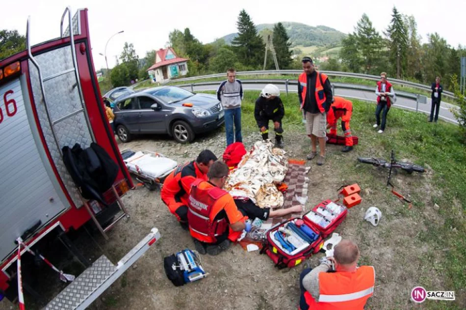 Zderzenie pociągu z samochodem - zdjęcie 17