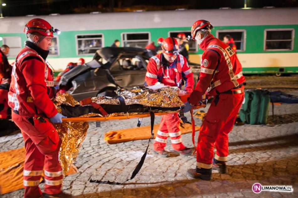 Zderzenie pociągu z samochodem - zdjęcie 2