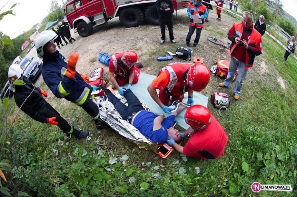 Zderzenie pociągu z samochodem - zdjęcie 17