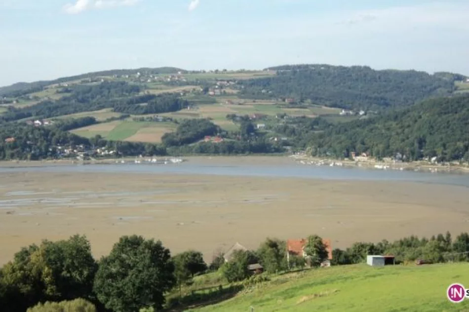 Zniknęła połowa Jeziora Rożnowskiego - zdjęcie 2