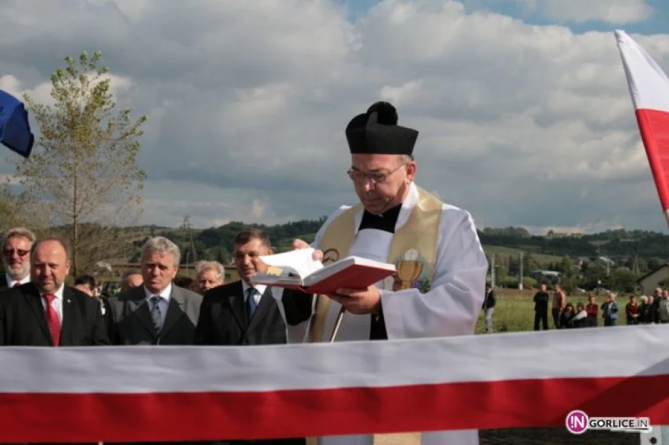 Otwarcie kładki i drogi w Bieczu z udziałem Ministra - zdjęcie 3