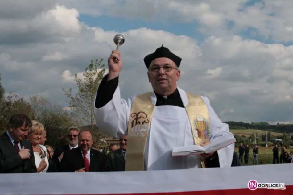 Otwarcie kładki i drogi w Bieczu z udziałem Ministra - zdjęcie 4