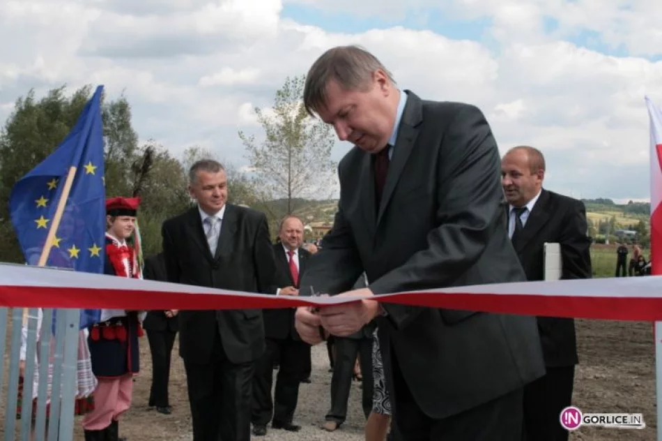 Otwarcie kładki i drogi w Bieczu z udziałem Ministra - zdjęcie 5