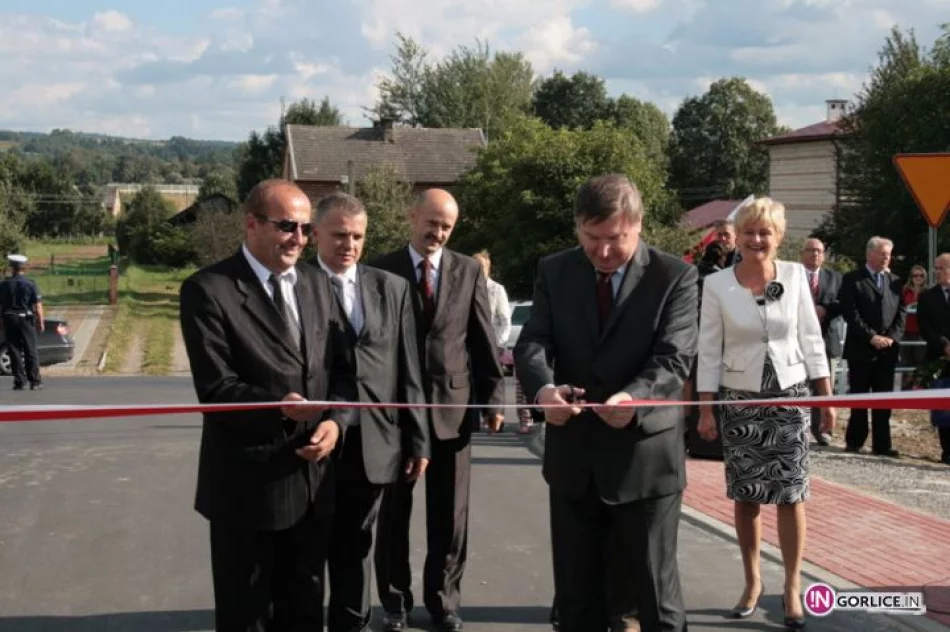 Otwarcie kładki i drogi w Bieczu z udziałem Ministra - zdjęcie 19