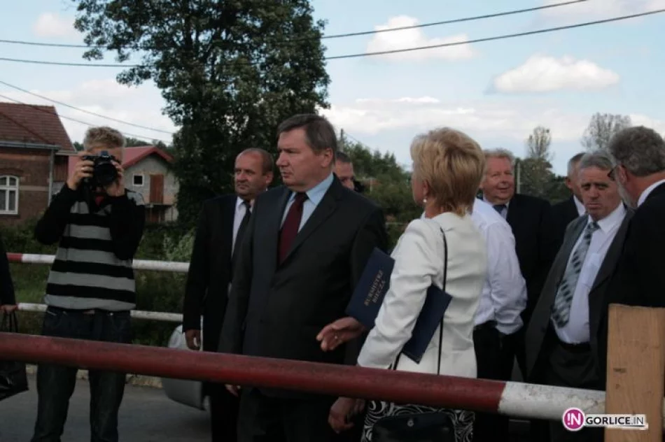 Jerzy Miller na nowo budowanym moście w Libuszy - zdjęcie 5