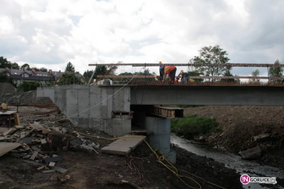 Jerzy Miller na nowo budowanym moście w Libuszy - zdjęcie 7