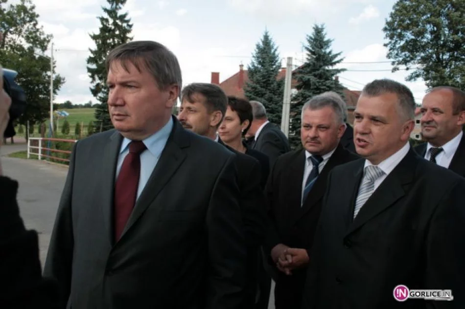 Jerzy Miller na nowo budowanym moście w Libuszy - zdjęcie 10