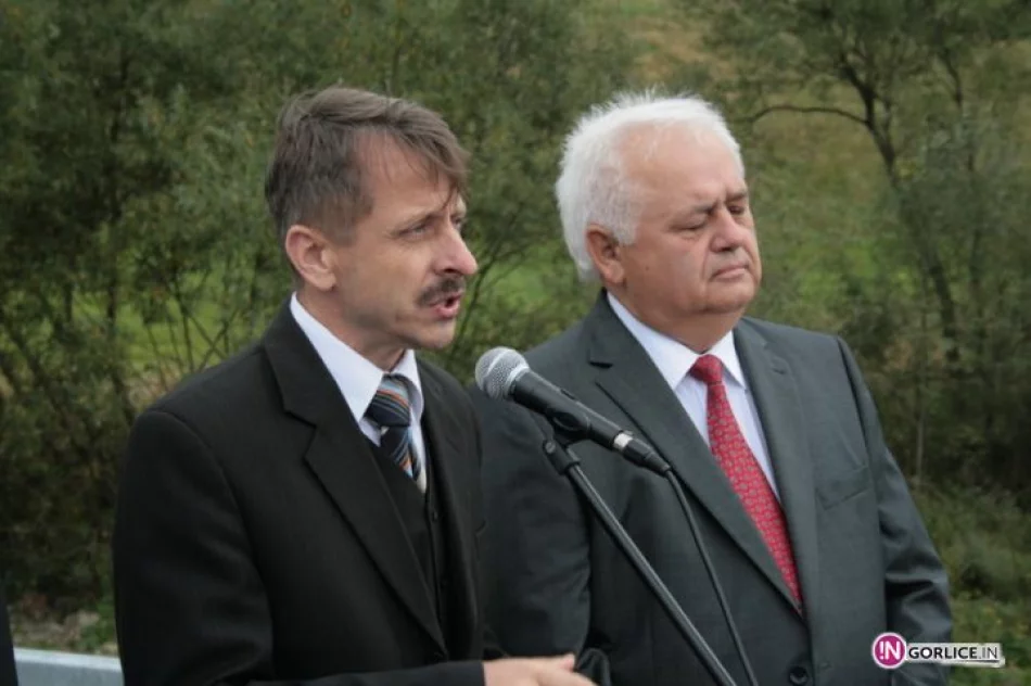 Minister Miller na otwarciu mostów na drodze Florynka - Izby - zdjęcie 3