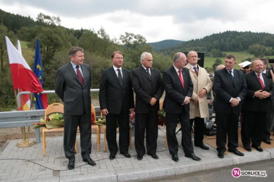 Minister Miller na otwarciu mostów na drodze Florynka - Izby - zdjęcie 4