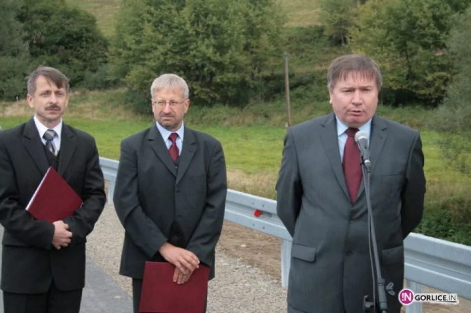 Minister Miller na otwarciu mostów na drodze Florynka - Izby - zdjęcie 6