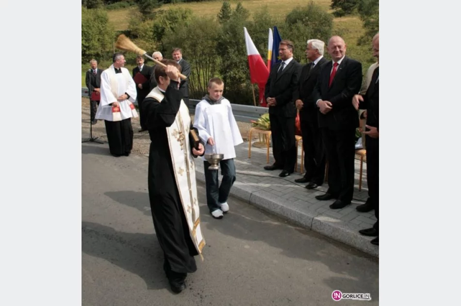 Minister Miller na otwarciu mostów na drodze Florynka - Izby - zdjęcie 10