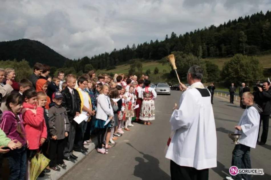 Minister Miller na otwarciu mostów na drodze Florynka - Izby - zdjęcie 12