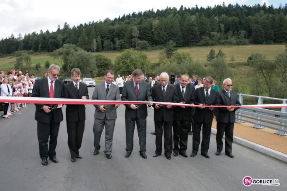 Minister Miller na otwarciu mostów na drodze Florynka - Izby - zdjęcie 13