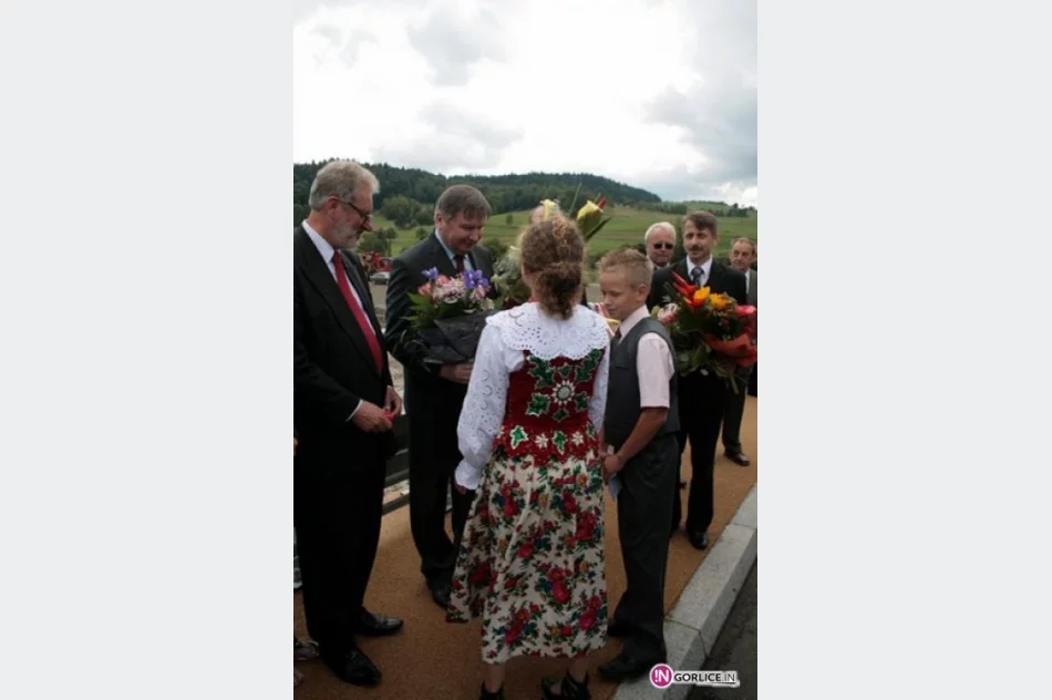 Minister Miller na otwarciu mostów na drodze Florynka - Izby - zdjęcie 18