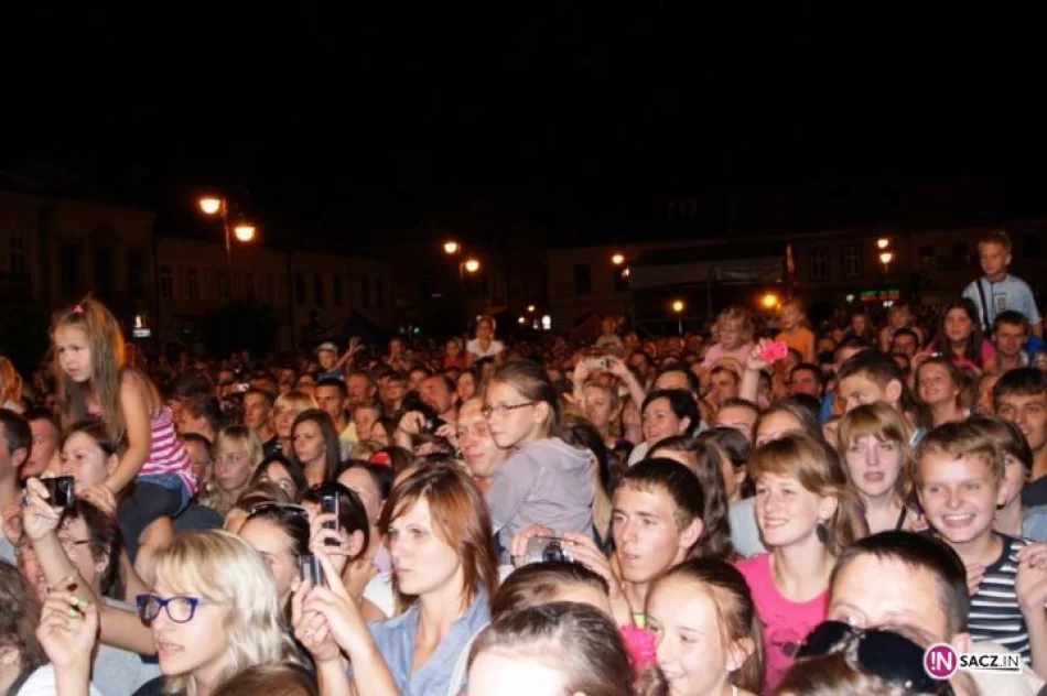 Maryla Rodowicz, Mirosław Witkowski i tłumy sądeczan na koncercie radia RDN  na sądeckim Rynku - zdjęcie 3