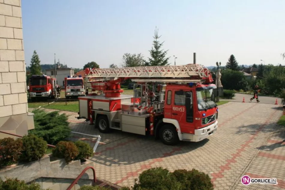 Ćwiczenia straży w kościele - zdjęcie 12