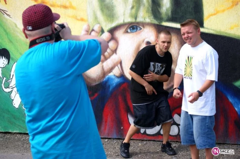 "Tu i teraz" - Królik, Żusto i Mors nagrywają teledysk w Nowym Sączu - zdjęcie 8