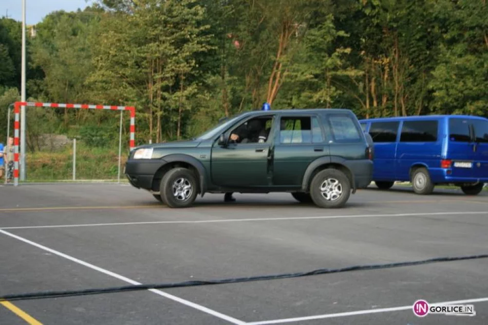 Festyn Charytatywny w Ropie - pokaz policji - zdjęcie 2