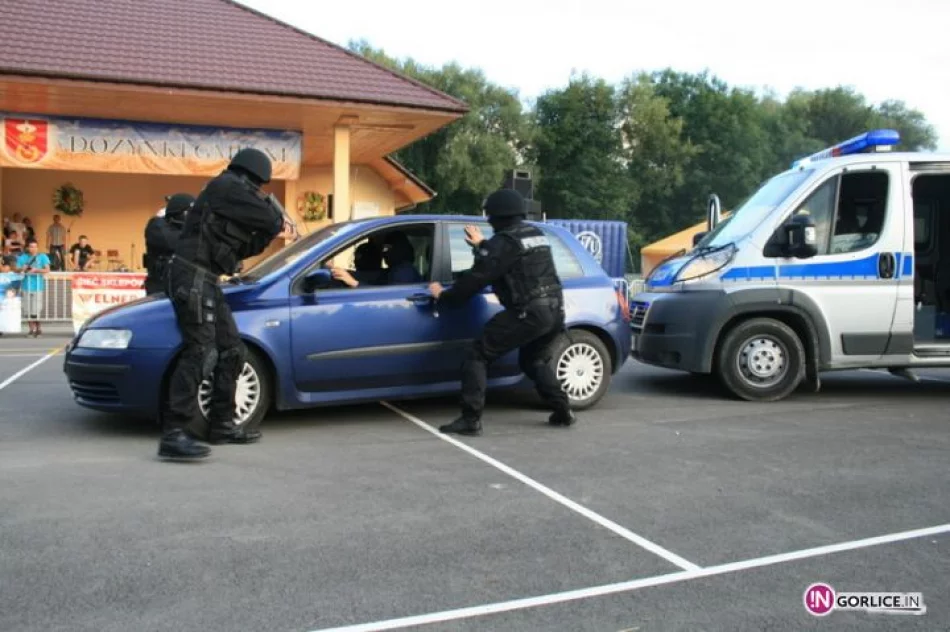 Festyn Charytatywny w Ropie - pokaz policji - zdjęcie 7