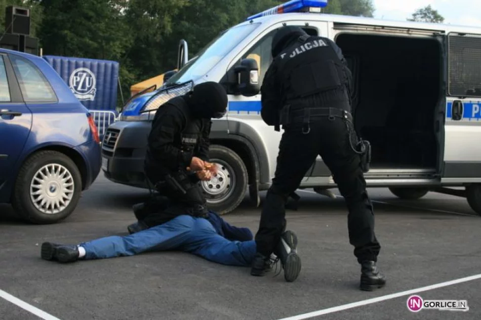 Festyn Charytatywny w Ropie - pokaz policji - zdjęcie 10