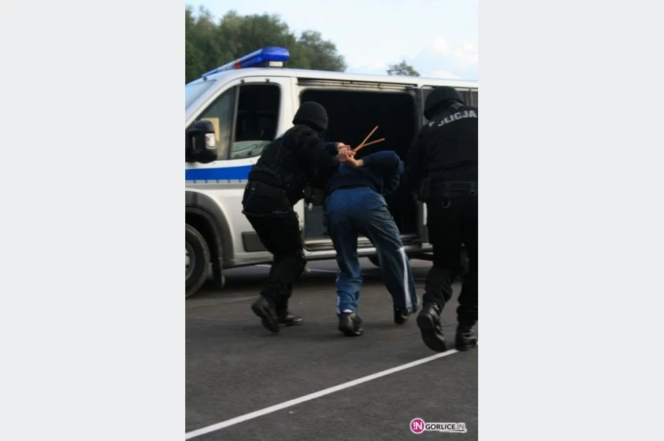 Festyn Charytatywny w Ropie - pokaz policji - zdjęcie 13