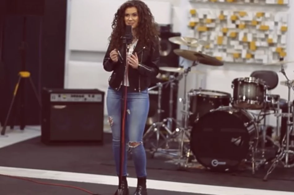 Skomponowała muzykę, napisała słowa i zaśpiewała. Premierowy singiel Karoliny (wideo) - zdjęcie 2