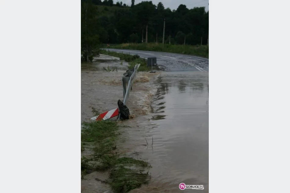 Podtopienia na drodze wojewódzkiej nr 981 k/ Bobowej - LIPIEC - zdjęcie 5