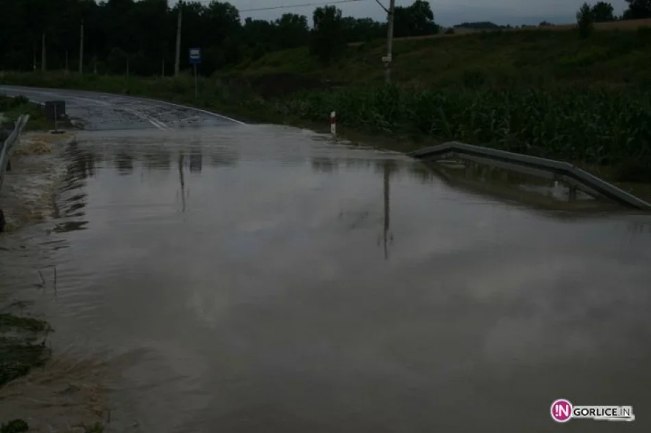 Podtopienia na drodze wojewódzkiej nr 981 k/ Bobowej - LIPIEC - zdjęcie 7