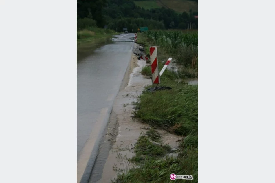 Podtopienia na drodze wojewódzkiej nr 981 k/ Bobowej - LIPIEC - zdjęcie 12