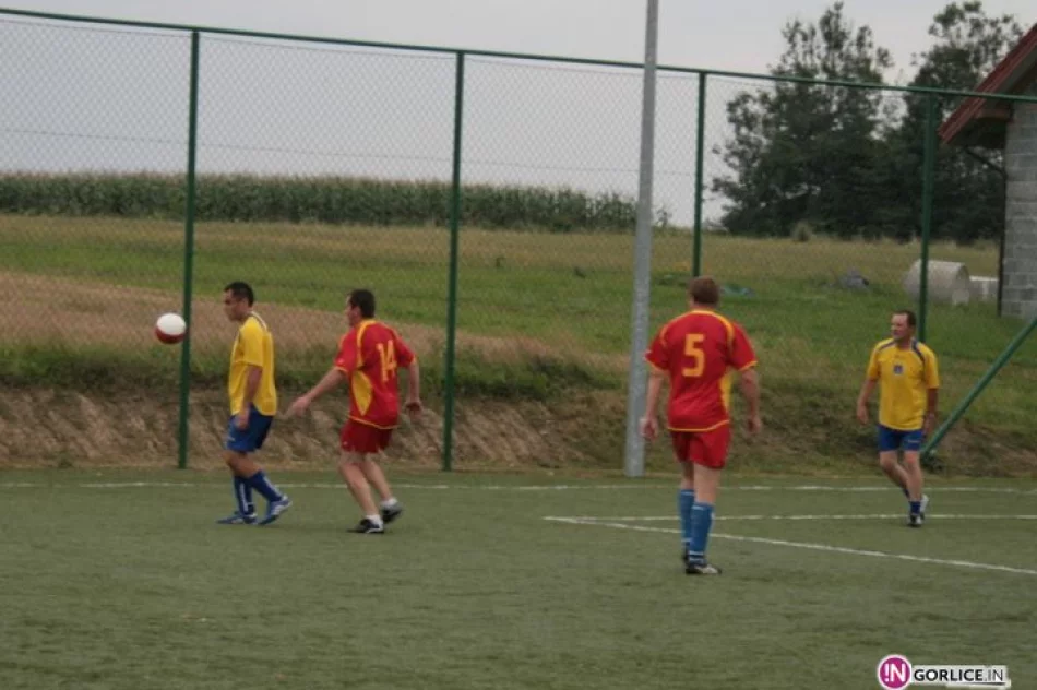 Mecz samorządowców Moszczenica - Kurima - zdjęcie 2