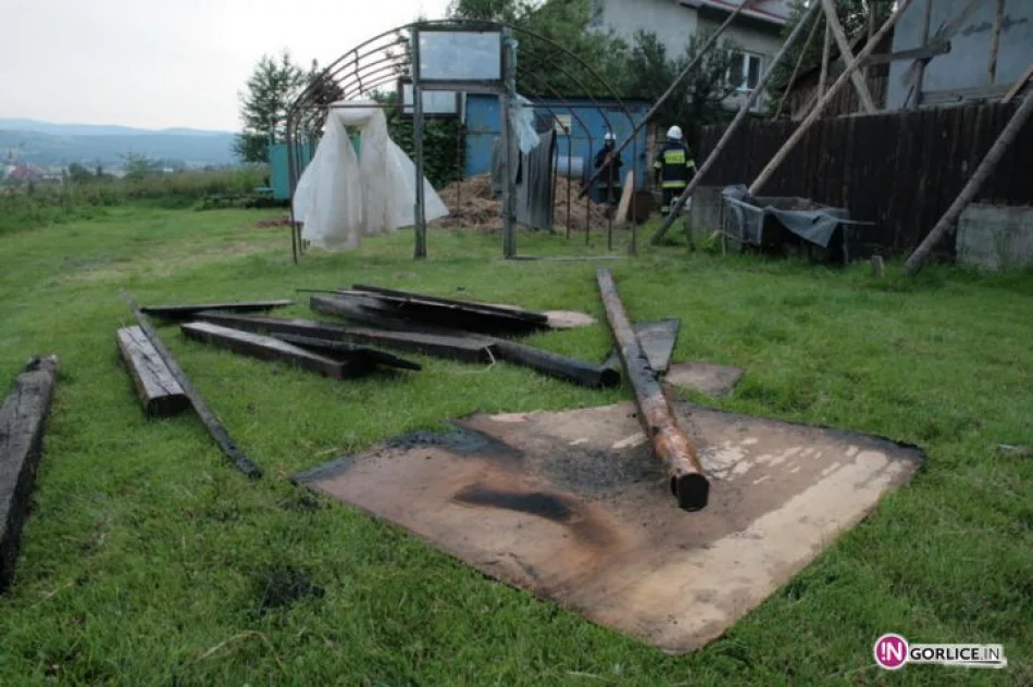 Pożar budynku gospodarczego w Pagorzynie - zdjęcie 13