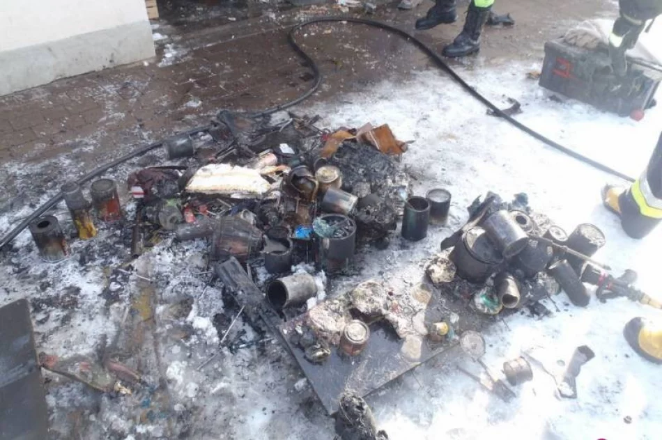 Pożar podczas spawania. Mężczyzna zabrany do szpitala - zdjęcie 4