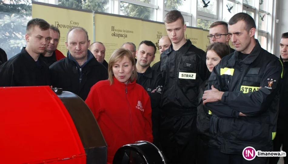 Strażacy z wizytą w Centralnym Muzeum Pożarnictwa - zdjęcie 1