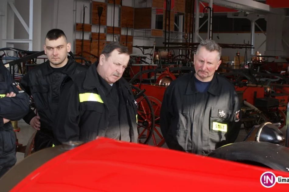 Strażacy z wizytą w Centralnym Muzeum Pożarnictwa - zdjęcie 3