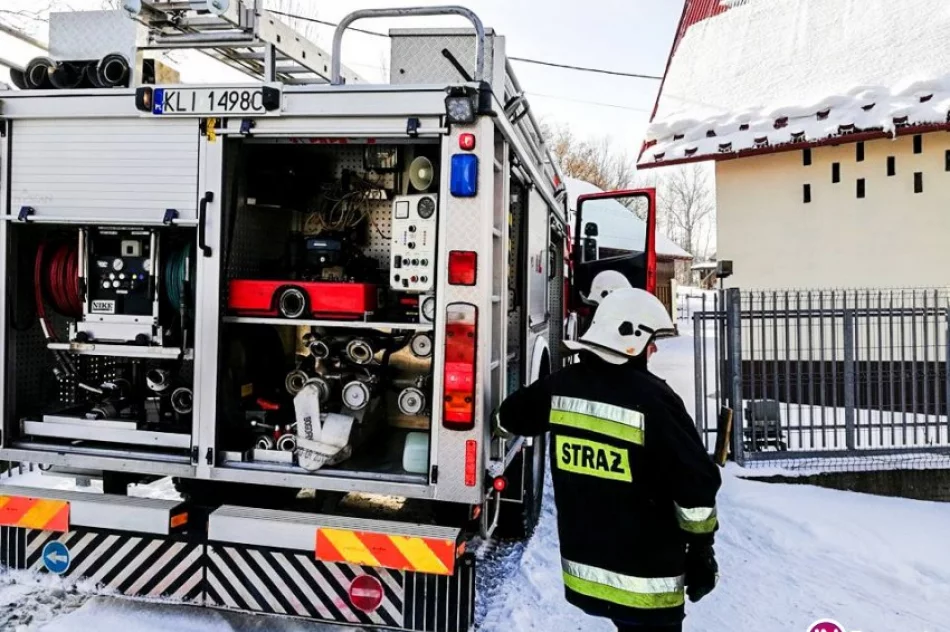 50 strażaków gasiło pożar poddasza - zdjęcie 2