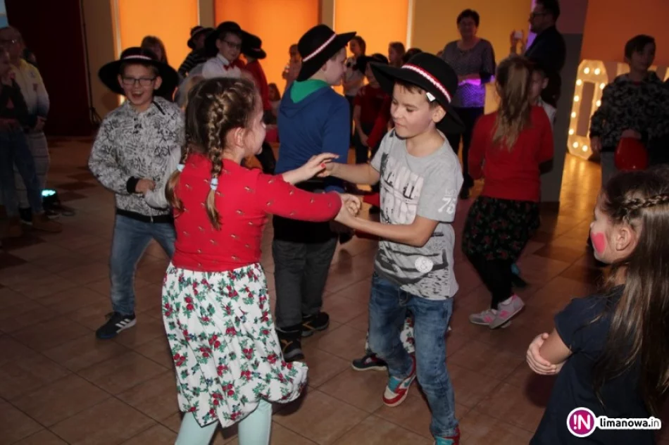 Walentynkowa dyskoteka w świetlicy - zdjęcie 3