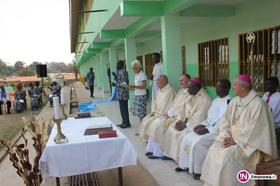Poświęcono szkołę, w której pracuje świecka misjonarka z Limanowszczyzny - zdjęcie 2
