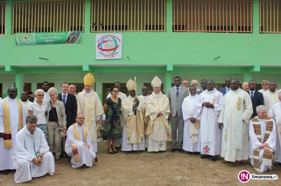 Poświęcono szkołę, w której pracuje świecka misjonarka z Limanowszczyzny - zdjęcie 3