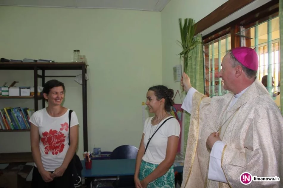 Poświęcono szkołę, w której pracuje świecka misjonarka z Limanowszczyzny - zdjęcie 4