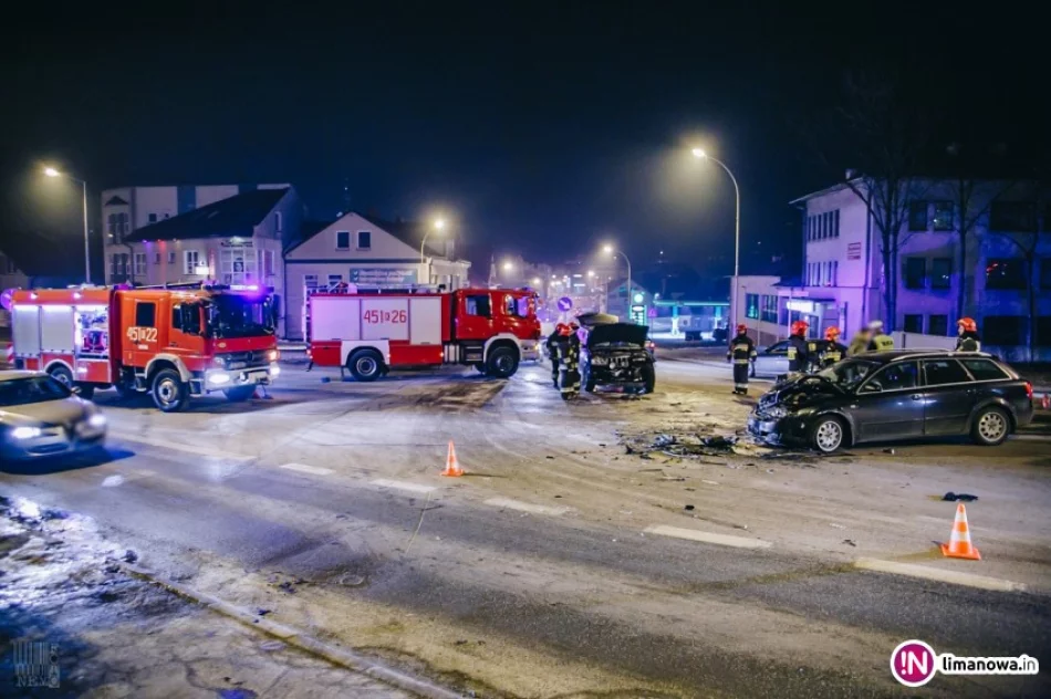 Zderzenie na skrzyżowaniu w centrum, 5 osób trafiło do szpitala (wideo) - zdjęcie 2