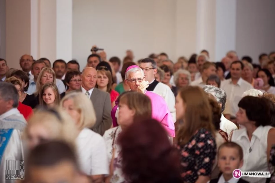 Uroczysta Msza św. na zakończenie 650-lecia Dobrej - zdjęcie 4