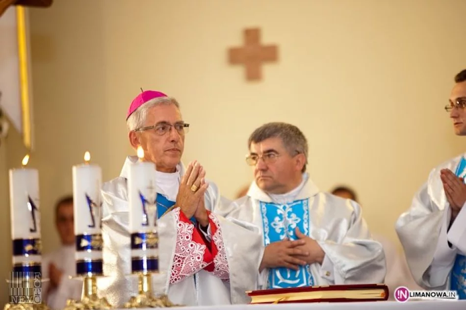 Uroczysta Msza św. na zakończenie 650-lecia Dobrej - zdjęcie 13