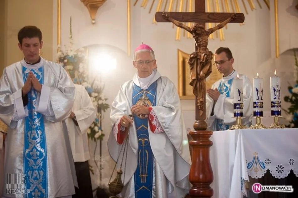 Uroczysta Msza św. na zakończenie 650-lecia Dobrej - zdjęcie 14