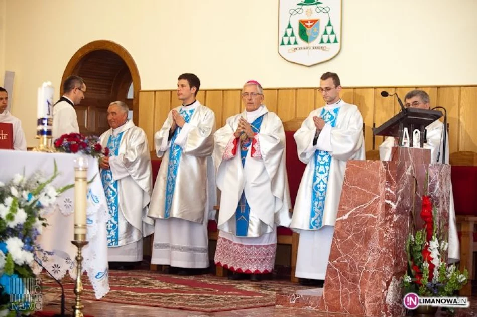 Uroczysta Msza św. na zakończenie 650-lecia Dobrej - zdjęcie 15