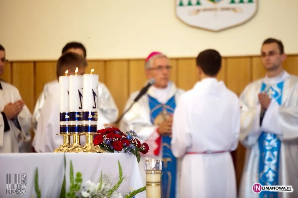 Uroczysta Msza św. na zakończenie 650-lecia Dobrej - zdjęcie 16