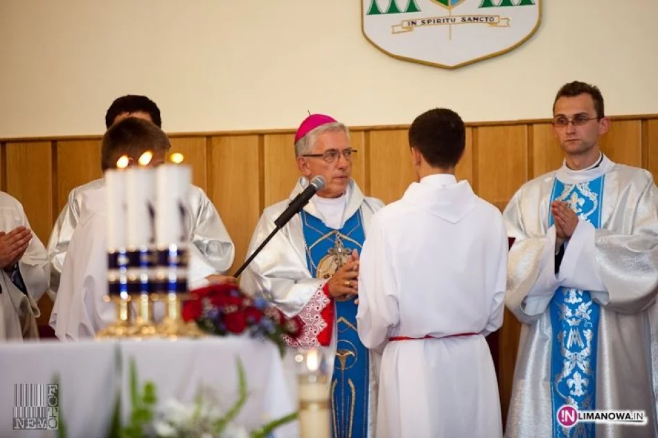 Uroczysta Msza św. na zakończenie 650-lecia Dobrej - zdjęcie 17