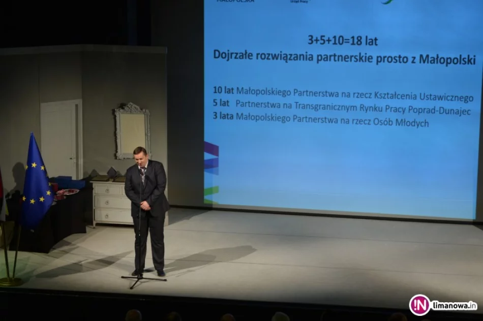 Pracownicy limanowskiego urzędu wyróżnieni medalami od prezydenta - zdjęcie 2