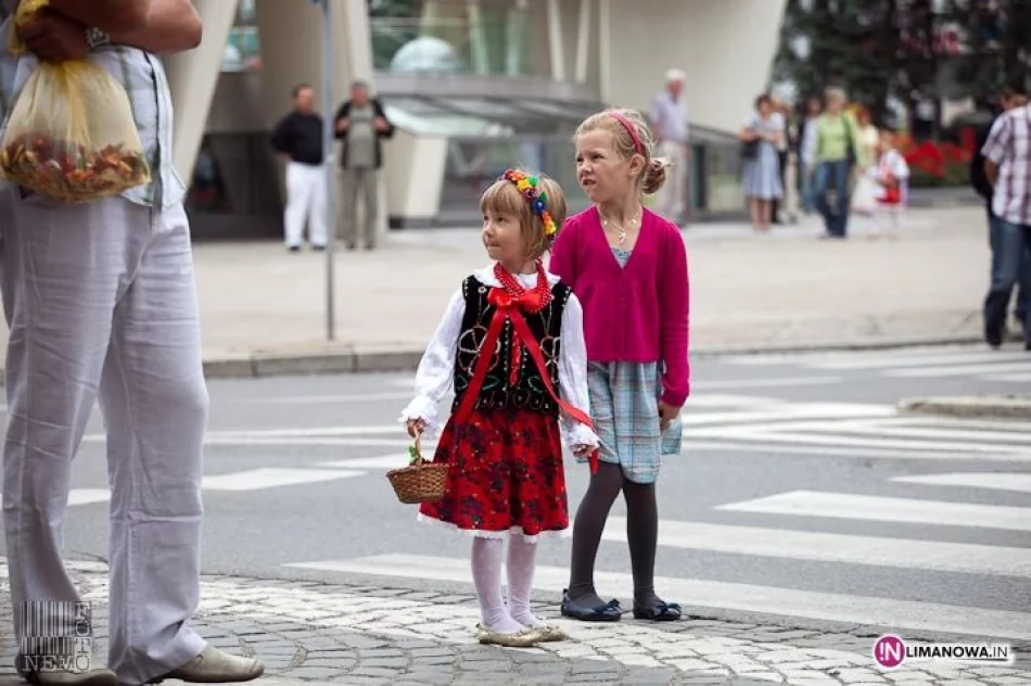 Święto Bożego Ciała - Uroczysta procesja w Limanowej - zdjęcie 4